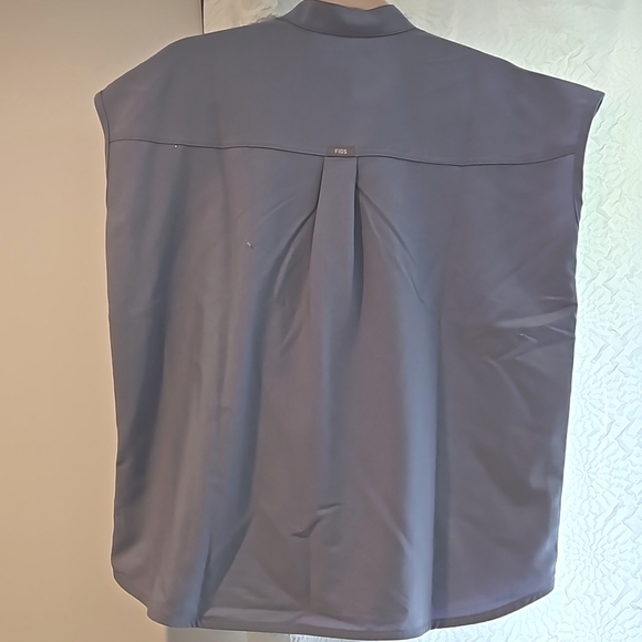 Scrub top - Picture 3 of 4